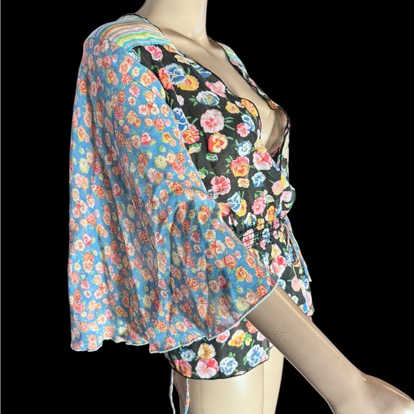 Vintage Flared Bell Sleeve Crop Wrap Top Boho Summer Size M Floral Beach 60s - Picture 4 of 11